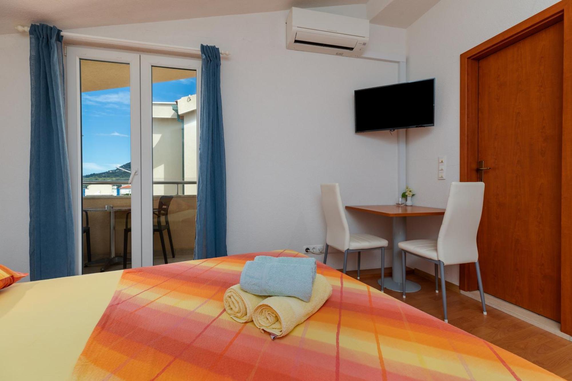 Apartments By The Sea Drasnice, Makarska - 6697 Rom bilde