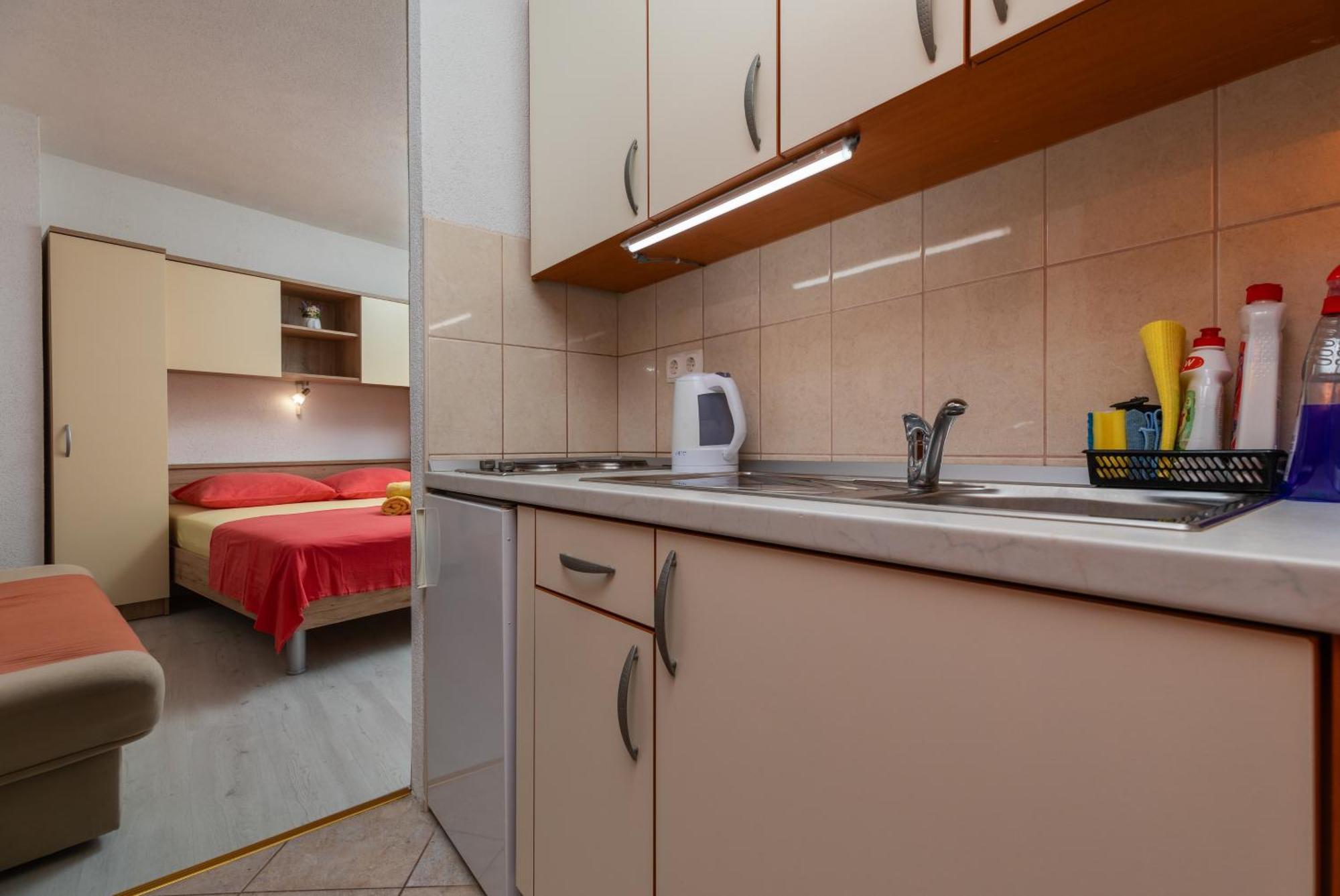 Apartments By The Sea Drasnice, Makarska - 6697 Eksteriør bilde